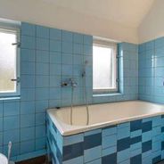 DG Wannenbad mit Waschbecken u