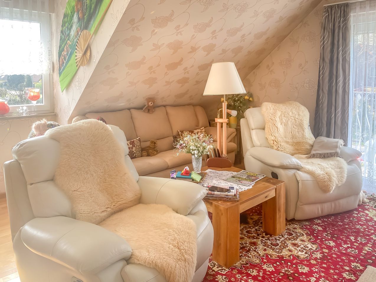 DG Atelier-Zimmer mit gr. Gaube