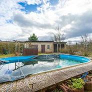 Pool mit Filteranlage