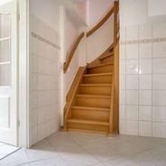 EG Mittelflur mit Treppe zum D