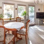 EG Wohnzimmer mit Ausgang zur Süd-Terrasse