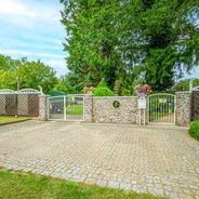 Gepflasterte Einfahrt
