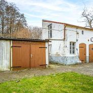 Garage und Nebengebäude