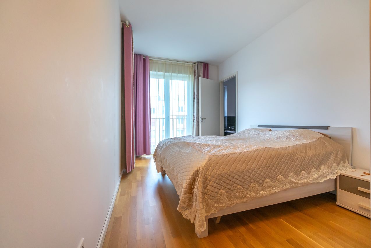 Zimmer 1 Blick zum Bad