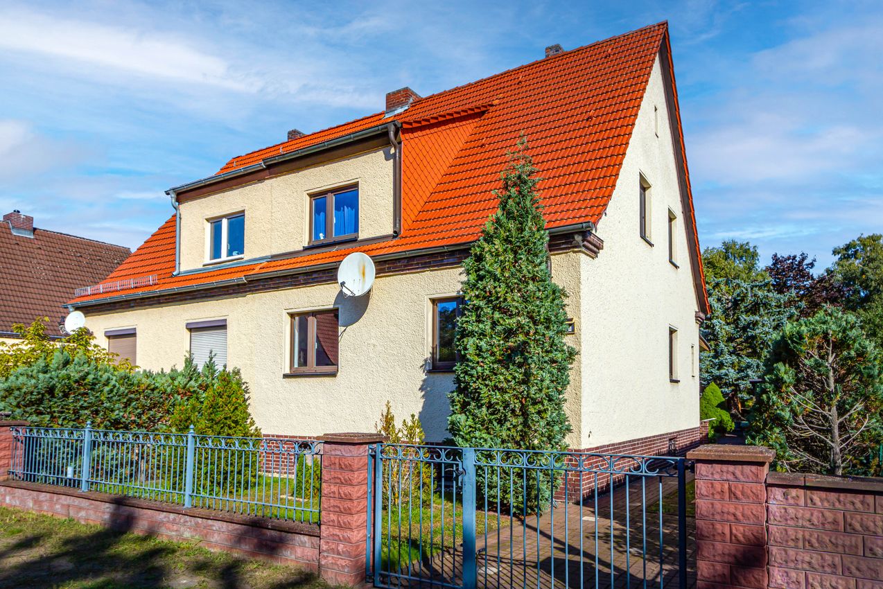 Hausansicht von der Straße