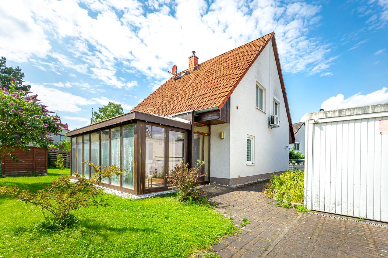 Wintergarten und Garage