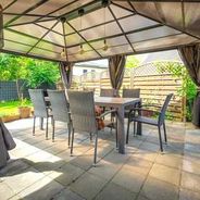 Gepflasterter Pavillion