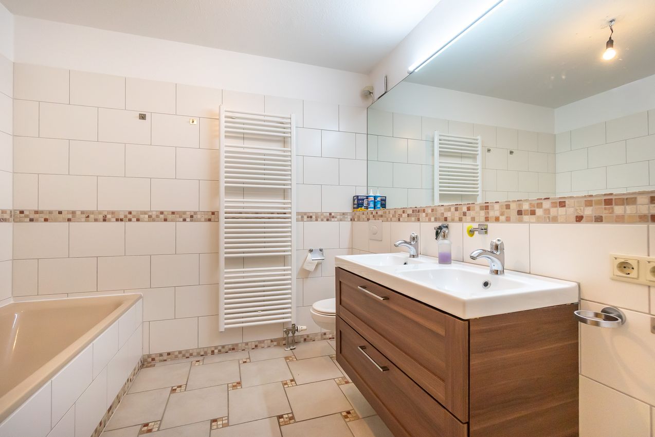 OG Masterbad Ansicht 1