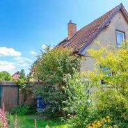 Hausansicht mit Garage