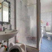 Duschbad mit WC, WB und Waschm