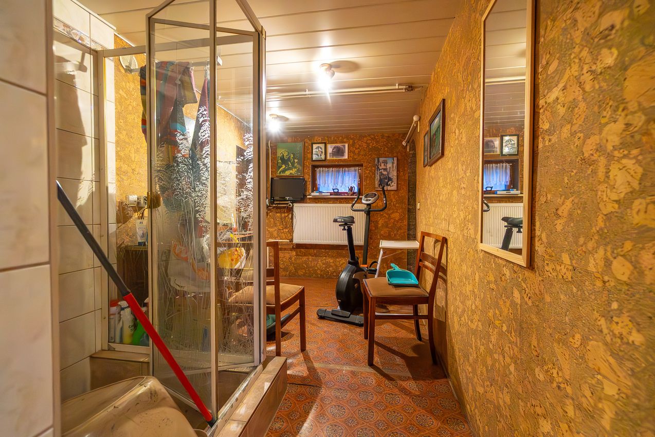 Kellerraum mit Dusche