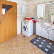 EG Modernes Duschbad Ansicht 2