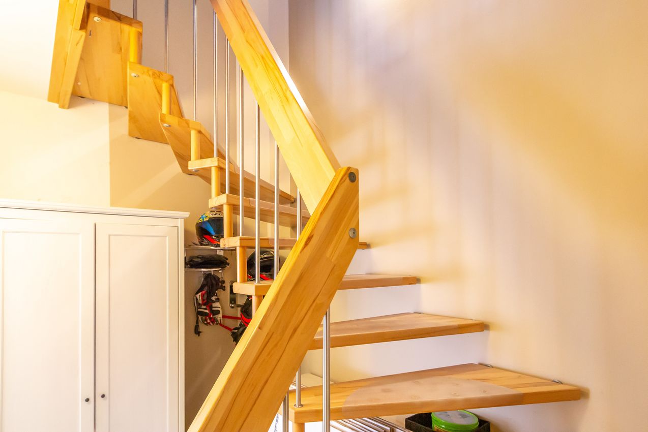 EG Eingangsdiele mitTreppe zum DG