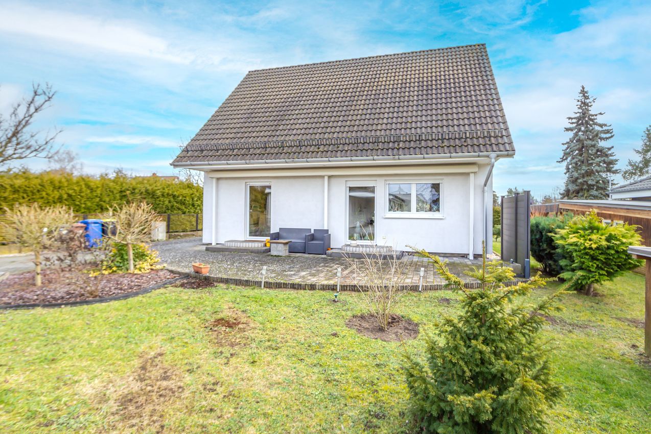 Hausansicht vom Garten