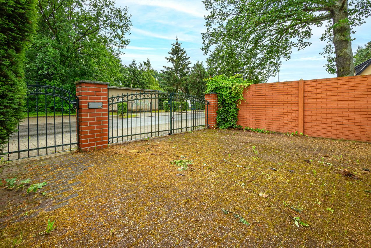 Haus2 Gepflasterte Einfahrt