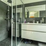 EG Modernes Duschbad Ansicht 2