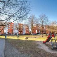 Spielplatz vor dem Haus