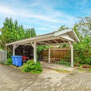 Großes Carport