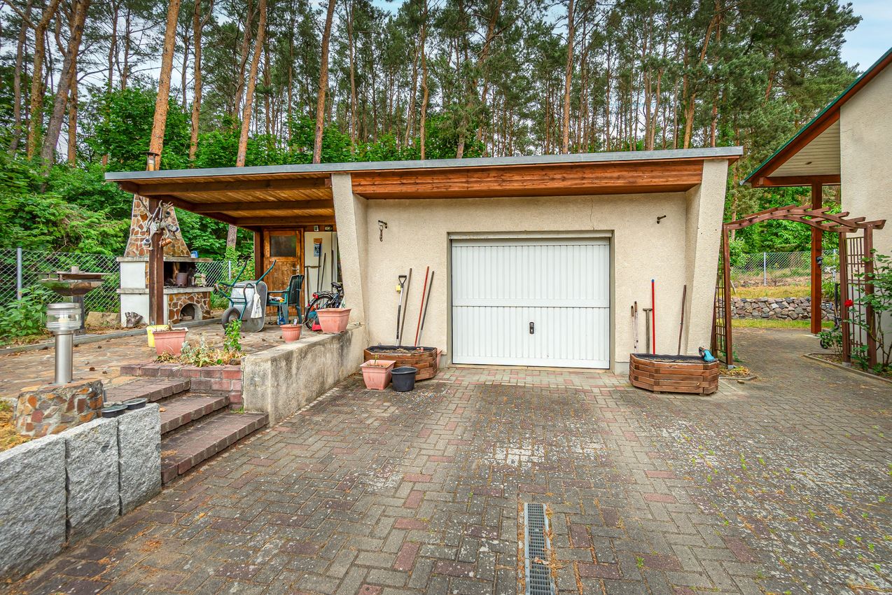 Garage und Werkstattraum