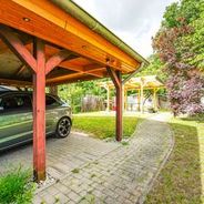 Carport und Freisitz