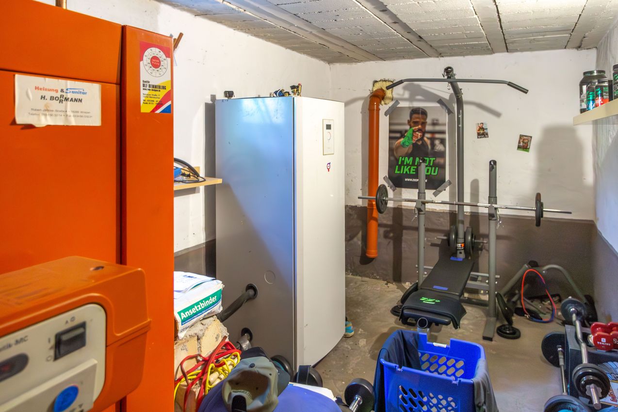 Heizungsraum mit GZH und Pufferspeicher für Wärmepumpe (Anschluß vorbereitet)