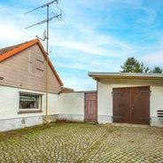 Gepflasterte Einfahrt zur Gara