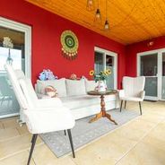 Sommergarten mit Lounge-Ecke
