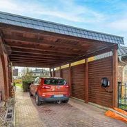 Extra hohes Carport für Transp