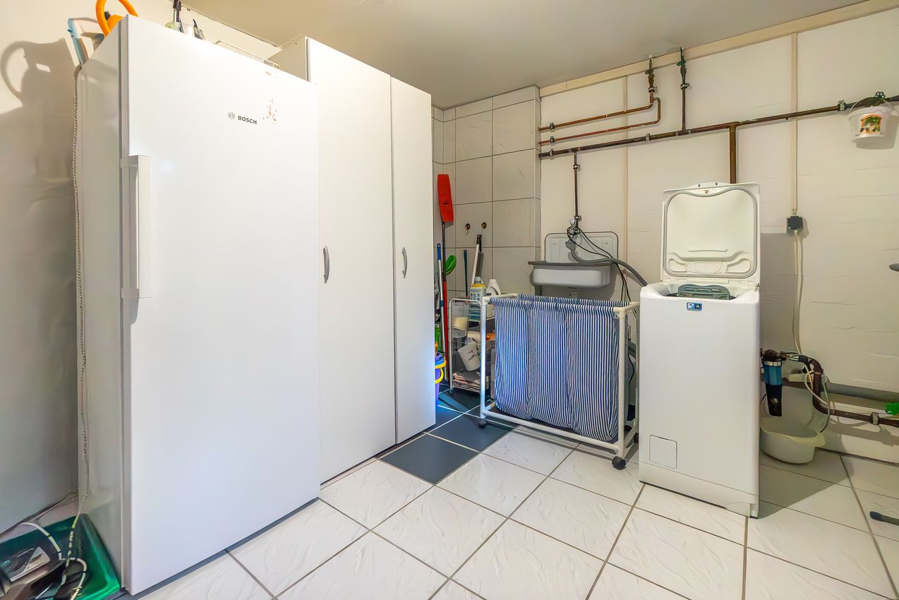 KG HWR mit Waschmaschinenstellplatz