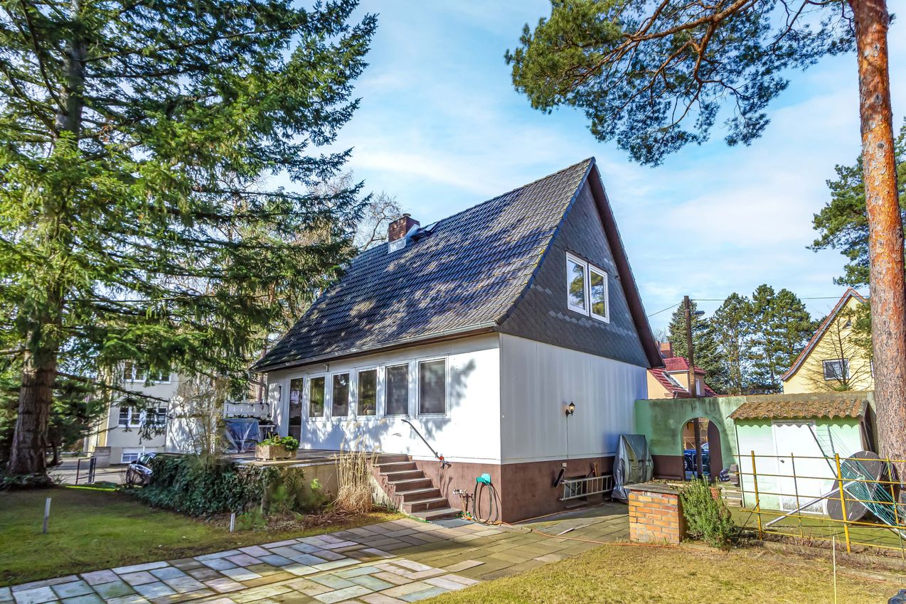 Hausansicht vom Garten