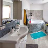 Nebengebäude Wannebad mit WB und WC