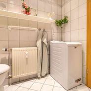 Bad mit Waschmaschinenstellplatz Ansicht 2