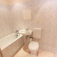 Wannenbad mit WC