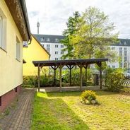 Vorgarten mit Carport