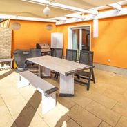 Große überdachte Süd-Terrasse