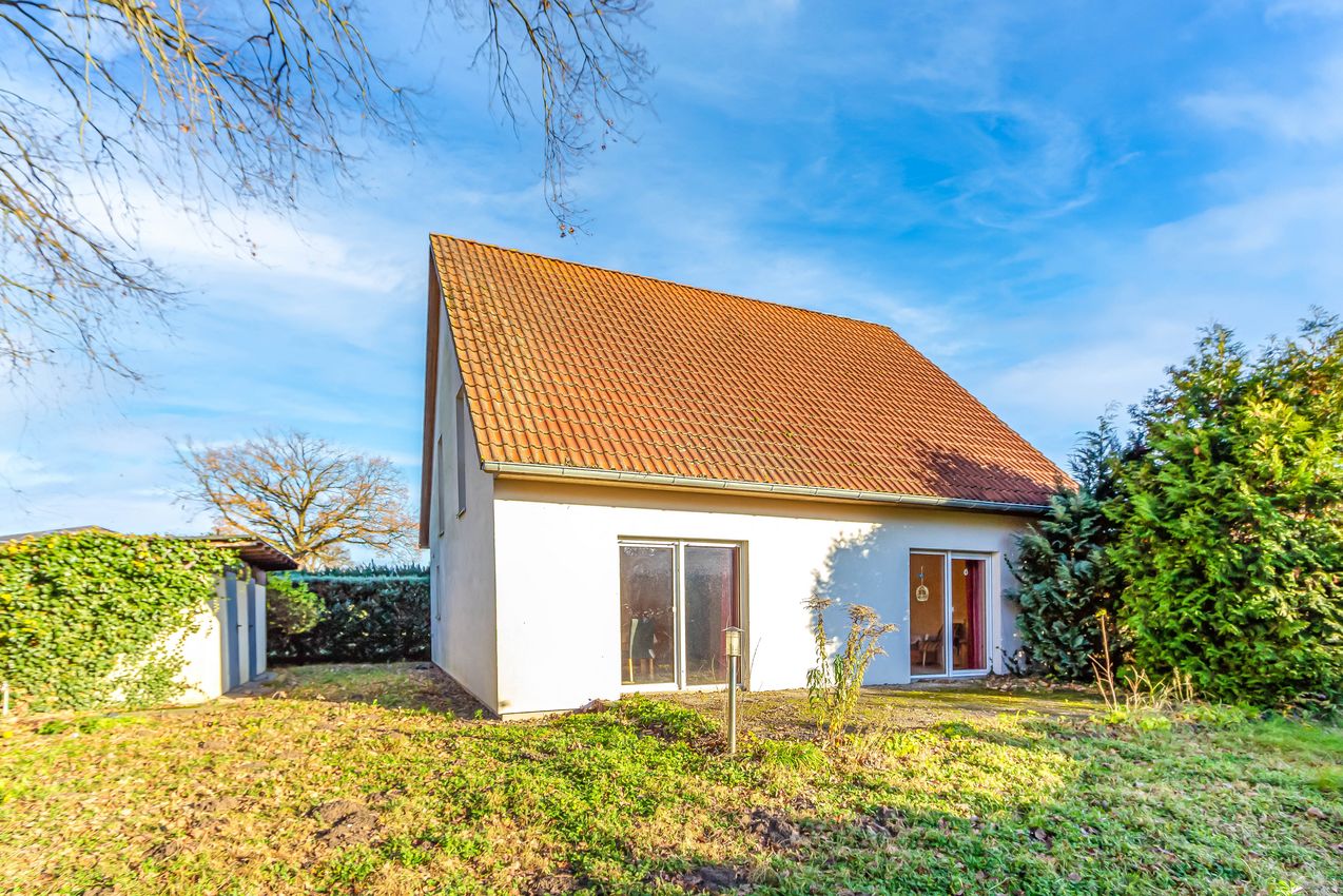 Hausansicht vom Garten