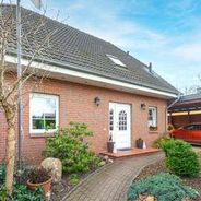 Hausansicht von der Straßensei