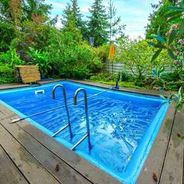 Kleine Poolanlage