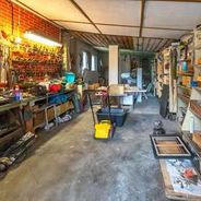 Garage mit Einfahrtstor