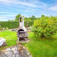 Blick von der Terrasse in den Garten