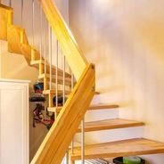 EG Eingangsdiele mitTreppe zum DG
