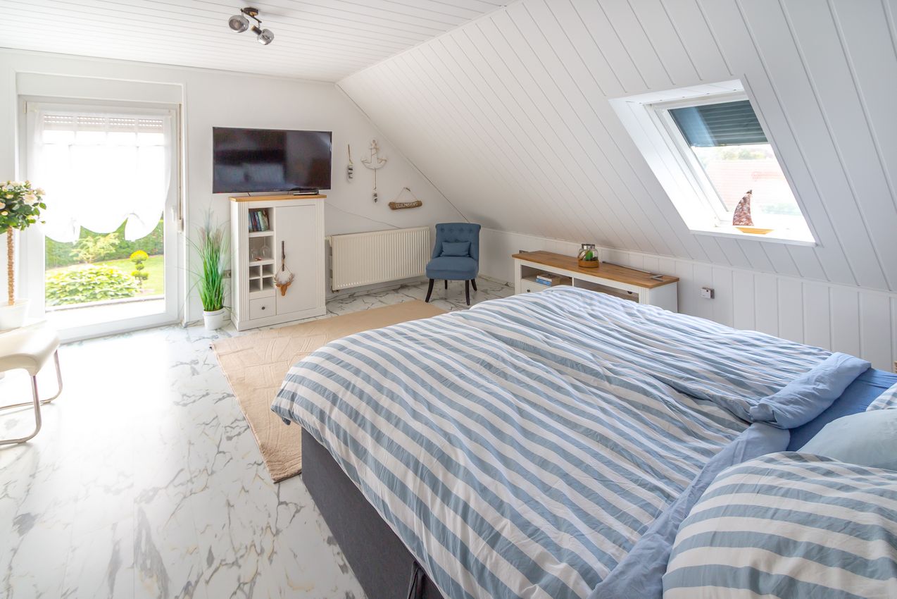 DG Gäste-Zimmer mit Süd-Balkon