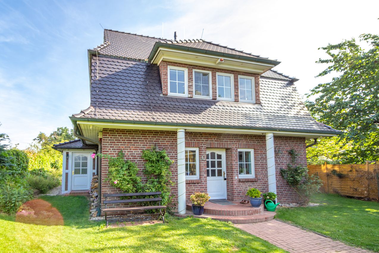 Hausansicht von der Straße