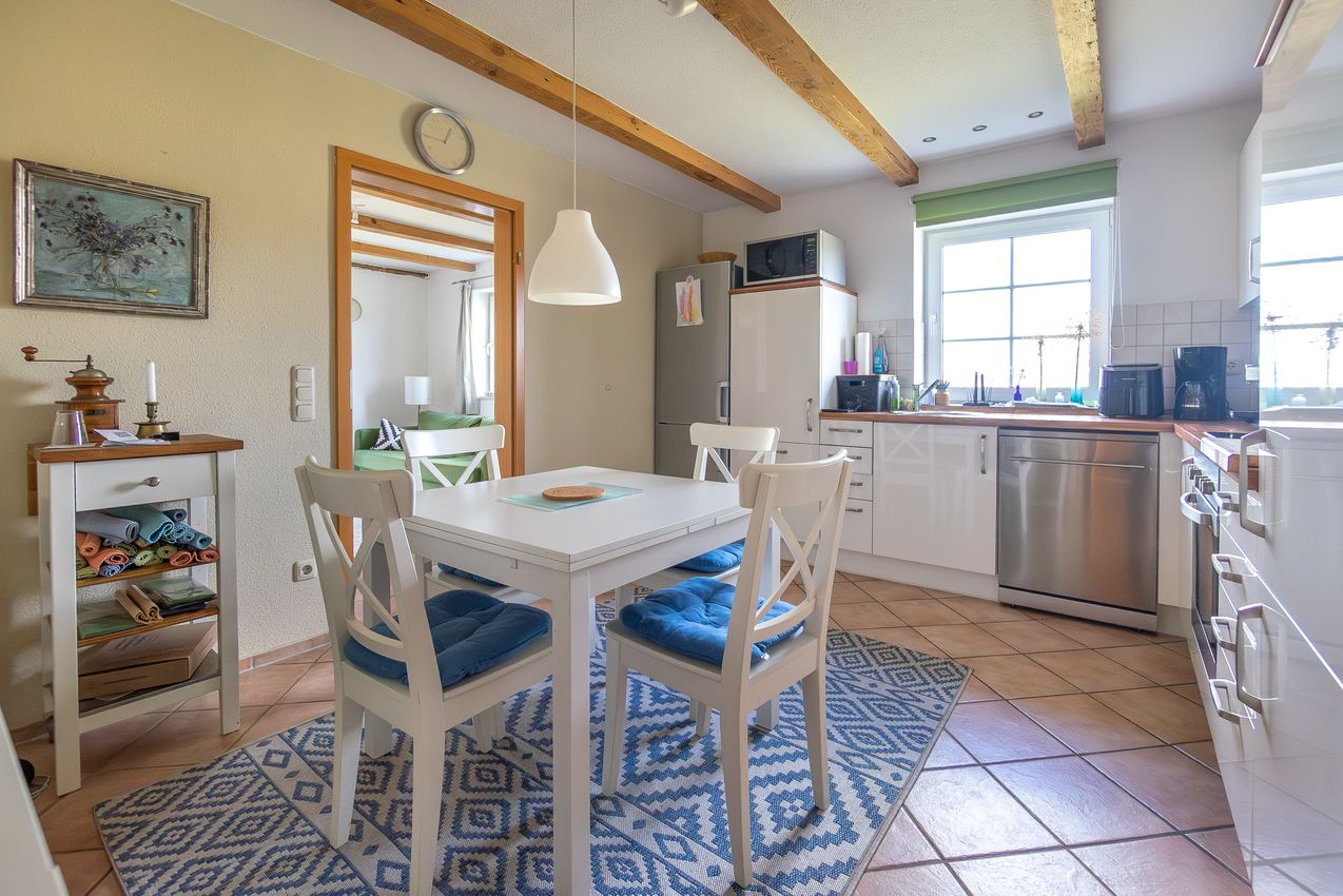 EG - Küche mit Esstisch