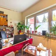Schlafzimmer mit Arbeitsplatz 
