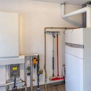 HWR mit Gas-Zentralheizungsanlage und Waschmaschinenstellplatz