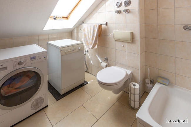DG Duschbad mit WC und Waschmaschinenstellplatz