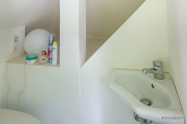 Dachspitze WC und Waschbecken