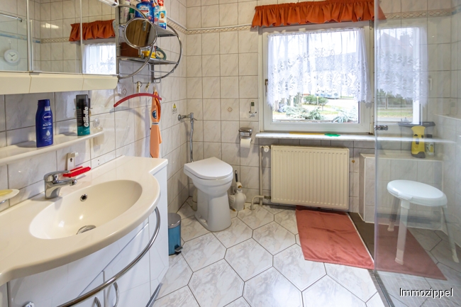 EG Duschbad mit WB und WC