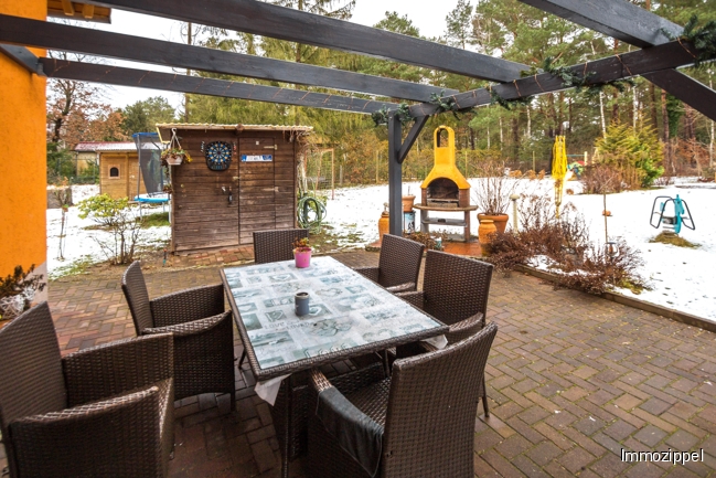 Terrasse mit Gartenblick